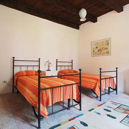 La Vecchia *